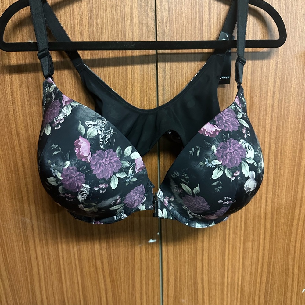 Torrid Plunge Bra 40 DDD